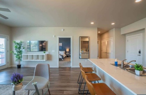 Tempe Apartment | Near TPC & DT Tempe | Pool,Gym,Balcony,W/D,Parking