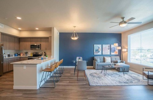 Tempe Apartment | Near TPC & DT Tempe | Pool,Gym,Balcony,W/D,Parking