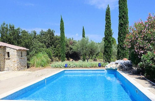 Saint-Quentin-la-Poterie Villa | Near Uzès, stone house with big private pool and tennis (shared use)