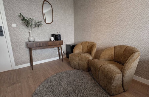 Municipality of Tilburg Apartment | Need a quiet place to recharge? This cozy room is minutes from University Tilburg and surrounded by nature. Shared kitchen, laundry, and free parking included.