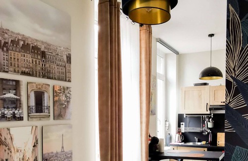 Saint-Quentin Apartment | Nef d'Or Emerald Stunning Studio