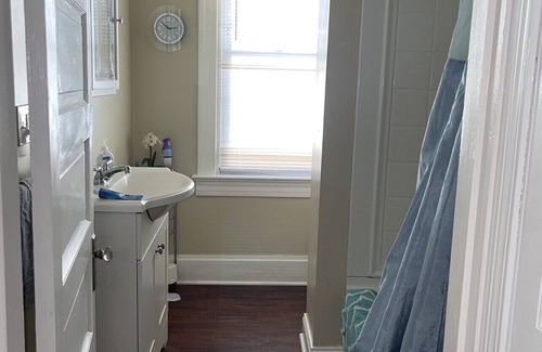 Pittsburgh House | Neicy's Nest - West, 10 Min From Downtown Pittsburgh