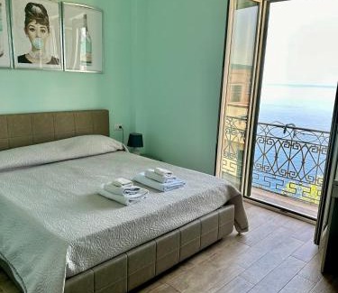 Scilla House | Nel blu dipinto di blu