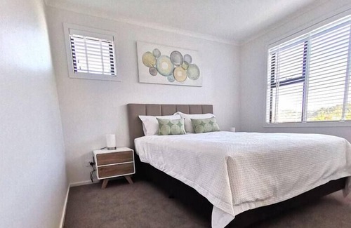 Nelson House | Nelson City Town House 10 minute walk to town