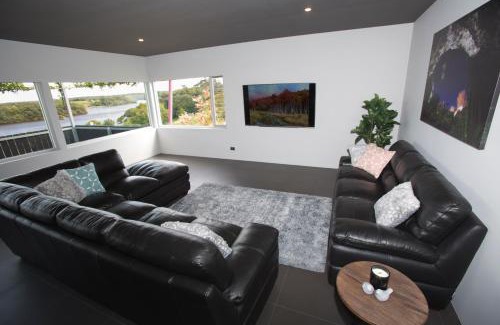 Nelson House | Nelson Victoria Luxury Holiday Accommodation