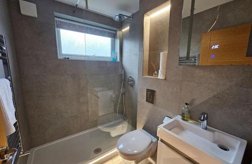 Luton Apartment | Neon Heights 2 bed Luton town centre