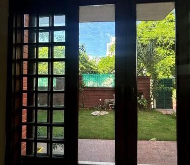 DLF Phase 3 House | Nest Guest house