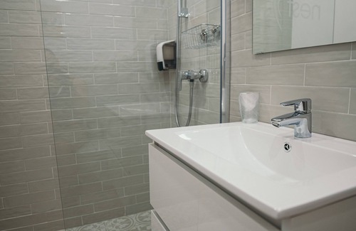 Drobeta-Turnu Severin Hotel | NEST Guesthouse