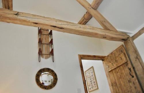 Picklescott House | Nest Holiday Hideaway Dove Barn Amazing location!