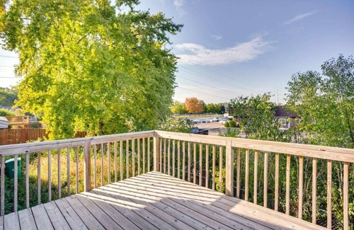 Brooklyn Park House | Nestled in a quiet, safe neighborhood close to highway.