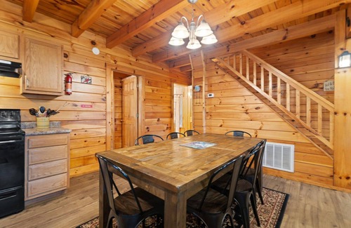 Rogers Cottage | Nestled in a scenic backdrop with captivating mountain valley view
