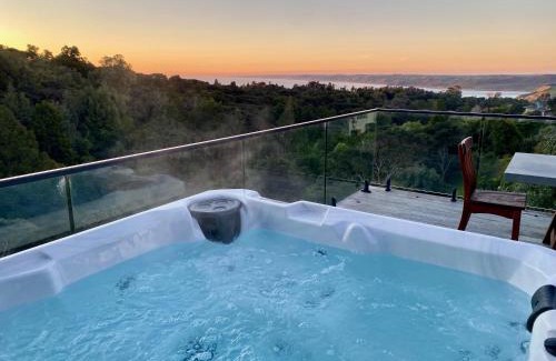 Raglan House | Nestled in Nature, 2 Bedroom Treetop Home