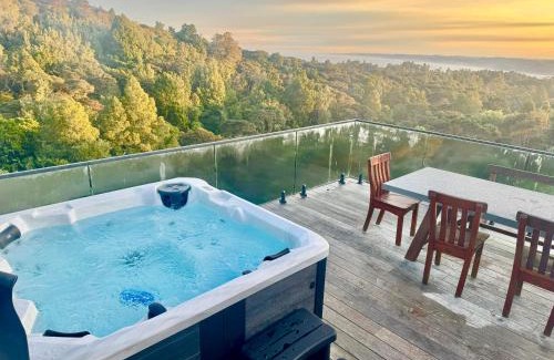 Raglan House | Nestled in Nature, 2 Bedroom Treetop Home