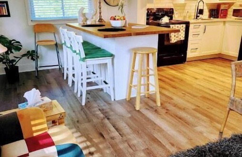 Jordan Apartment | Nestled in the heart of Wine country, on the Main St. in the Village of Jordan