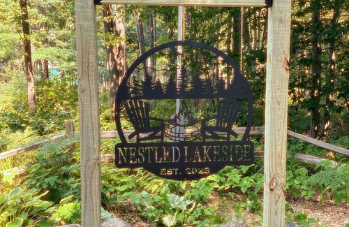 Gaylord House | Nestled Lakeside on the beautiful Heart Lake.