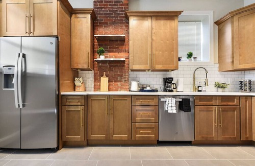 Point Breeze North House | Netflix+FREE Parking+Games+BBQ Near Bakery Square