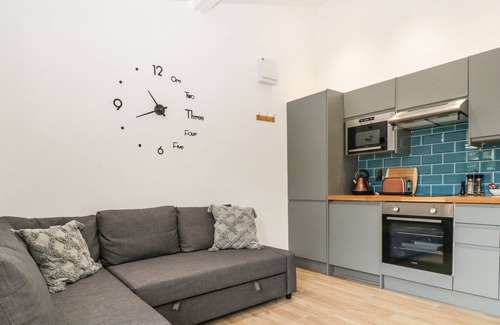 Lydney Cottage | NETHEREND INN, pet friendly, with a garden in Woolaston