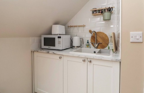 Cheshire West and Chester Cottage | Nettleford Inhale