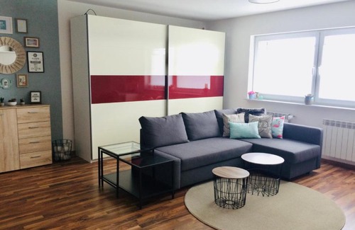 Sulzbach Apartment | NEU! TOP Apartment! 7km Saarbruecken! Terrasse, Garten!