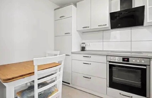 Friedrichshafen Apartment | Neue, Helle Wohnung mit Bodenseeblick