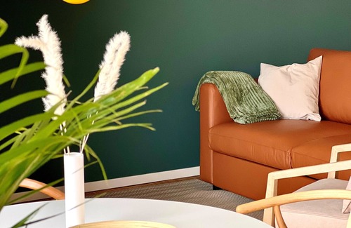 Hainholz Apartment | Neues, Trendy Dachgeschoss Apartment Nähe Stadtzentrum, Messe, Uni