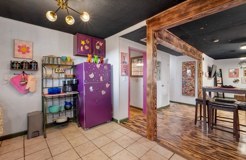 Griffin Heights House | New-1 Mile to FSU-Artsy Tree-House
