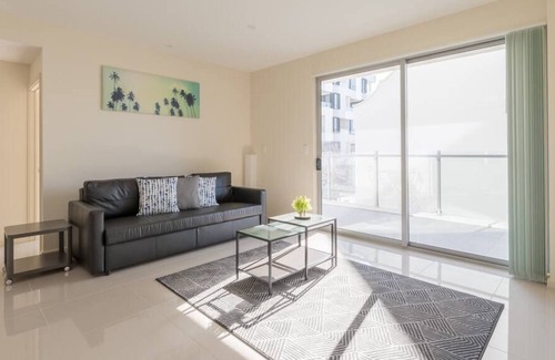 Bowden Apartment | New 2 Bedroom Apt with Secure Parking & WiFi