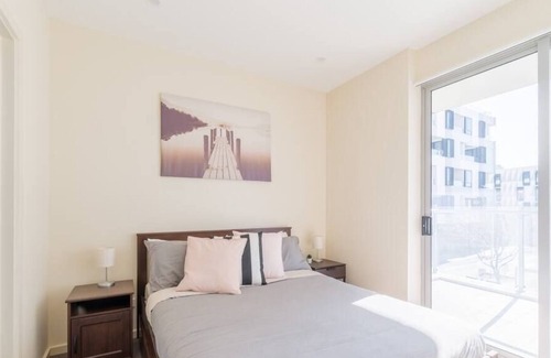 Bowden Apartment | New 2 Bedroom Apt with Secure Parking & WiFi