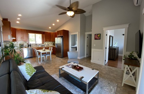 Honaunau-Napoopoo House | New 2 Bedroom Guesthouse with Mountain & Ocean View!