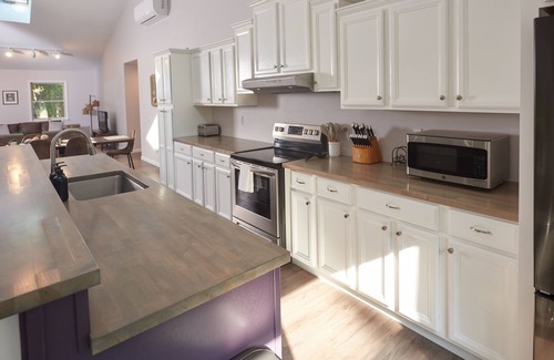Kerhonkson House | NEW! 2- Hours from NYC; Peaceful Modern Hideaway w/BBQ, Firepit, & Gameroom