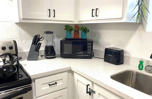 McAllen Apartment | NEW 2 minutes South Texas College & McAllen Convention Center, Palms Crossing