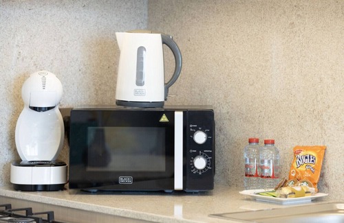 Downtown Dubai Apartment | New 2B | Burj Khalifa | Dubai Mall | 2 Pools | Gym