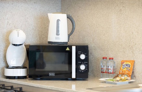 Downtown Dubai Apartment | New 2B | Burj Khalifa | Dubai Mall | 2 Pools | Gym