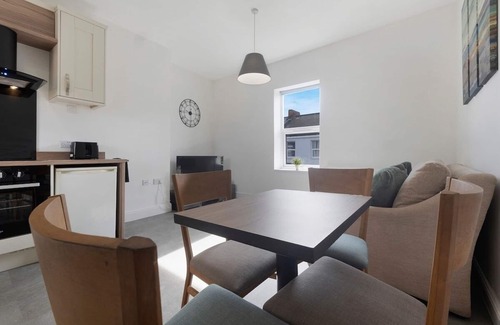Darlington House | New 2BR in Pensbury Street