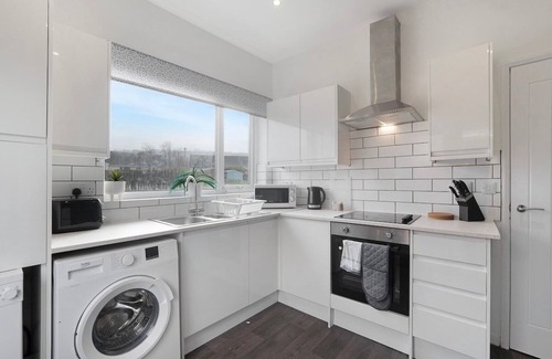 Durham House | New! 2BR in The Crescent