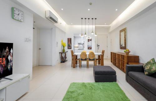 Bonifacio Global City Apartment | NEW 2BR of 86sqm with Parking & Netflix in BGC