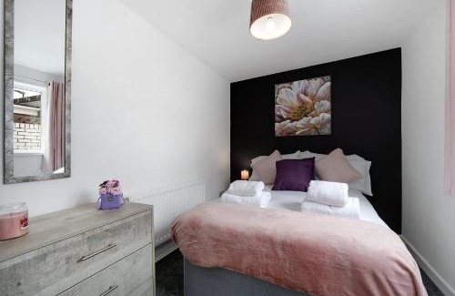 Sunderland House | NEW! 3 Bedroom Home in Sunderland by Stay With Us, Perfect for Families & Contractors, FREE WiFi!