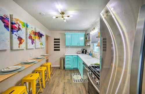 Michigan City House | *New* < 3 Miles to Beach + Casino + Zoo + Shopping!