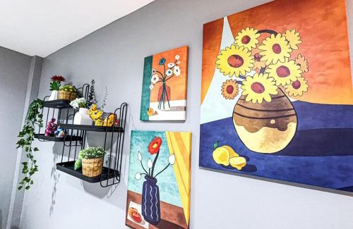 Phra Khanong Nuea Villa | NEW! 300m to BTS , CITY CENTER, Thonglo, Em District, 12Bed, 5Bath, MAX 20 People