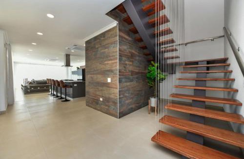 Bubali House | NEW 3BR 2BA Modern Oasis 3-min to Eagle Beach