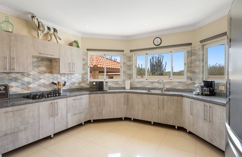 Boroncana House | NEW 3BR 2BA Private Villa with Spacious Garden