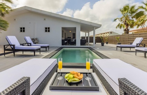Bushiri Villa | NEW 3BR 2BA w/ Private Pool 2min from Eagle Beach!