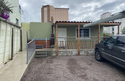 Rosarito House | New 3BR 2Bath Home, one block to Papa's & Beer and one block to the beach.