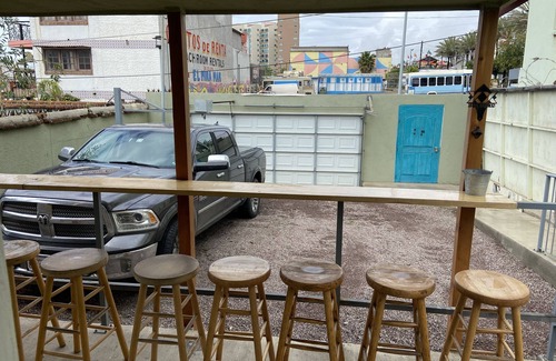 Rosarito House | New 3BR 2Bath Home, one block to Papa's & Beer and one block to the beach.