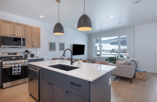 Crested Butte South House | NEW 3BR/3BA Townhome w/Mountain Views, Heated Garage with Walk to Brewery - CB2