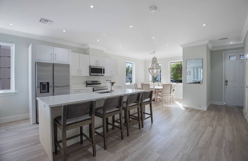 Port New Providence House | New 4 Bedroom, just 60 steps from the Beach and Pool in Gated Community