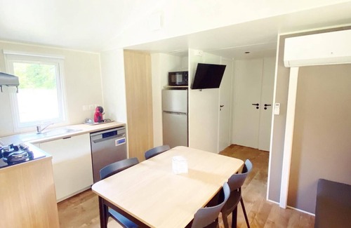 Gouvieux House | New 4-bedroom mobile home with beautiful terrace, just a stone's throw from Chantilly!