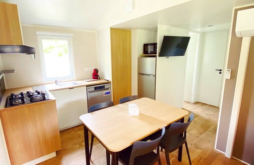 Gouvieux House | New 4-bedroom mobile home with beautiful terrace, just a stone's throw from Chantilly!