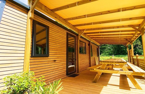 Gouvieux House | New 4-bedroom mobile home with beautiful terrace, just a stone's throw from Chantilly!
