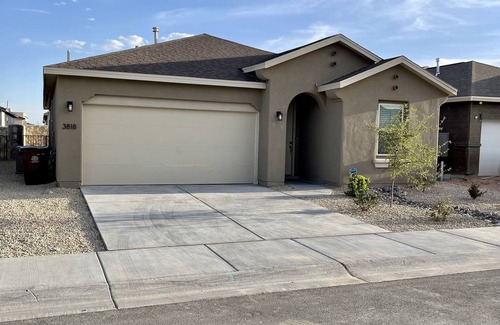 Las Cruces House | NEW! 4 Bedroom Upgraded Home w/Open Concept and Lots of Amenities!